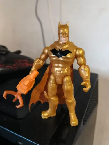 Boneco Batman Defender Gold Edition - Dummy 10 cm