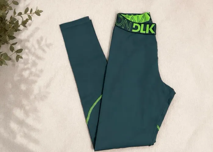 calça legging DLK 