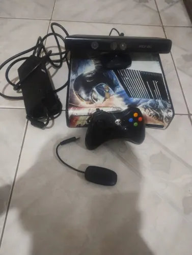 Xbox 360 (mortal kombat) usado desbloqueado 