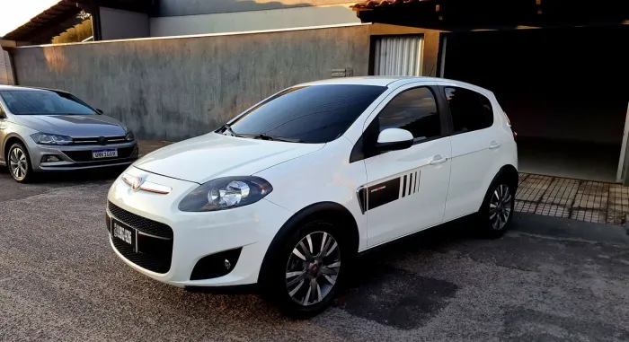 Fiat Palio Sporting 1.6 Flex 16V 5P 2015