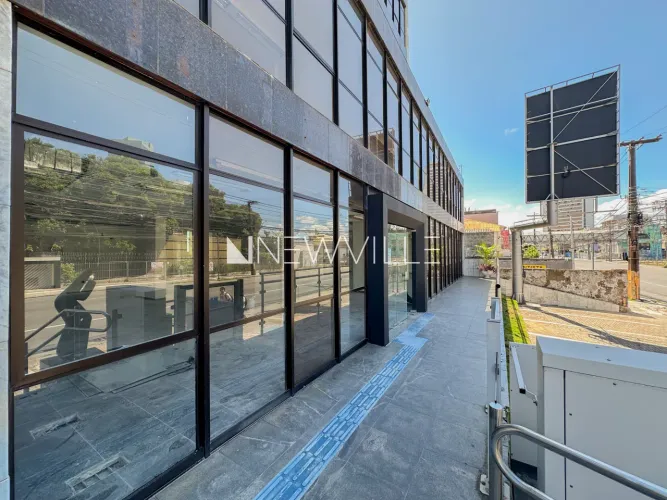 Loja para locação no Empresarial Monte Carlo, no Pina 640m², 8 vagas, uso comercial | Rec