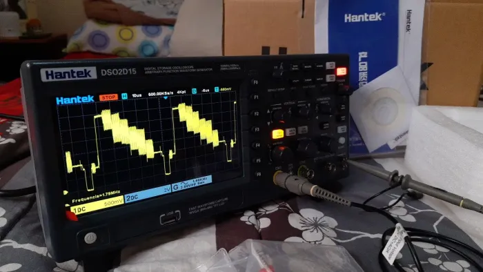 Osciloscópio Hantek DSO2D15 150Mhz com gerador de funções. Novíssimo!! Caixa e acessórios