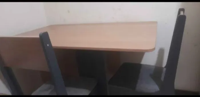 Mesa de jantar retangular 4 cadeiras 