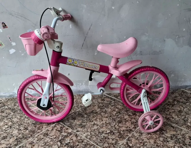 Bicicleta infantil menina 2 a 4 anos aro 12