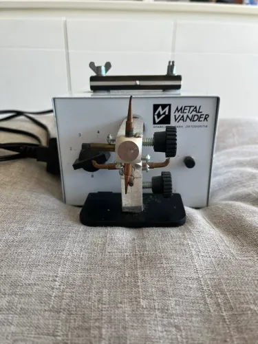 Máquina de solda odontológica