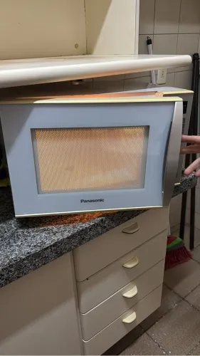 Micro-ondas Panasonic Style 32L NN-ST652W | Excelente estado