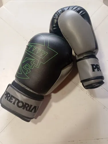 luva de boxe pretorian