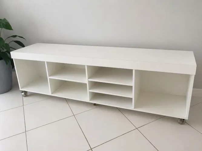 Rack branco para sala