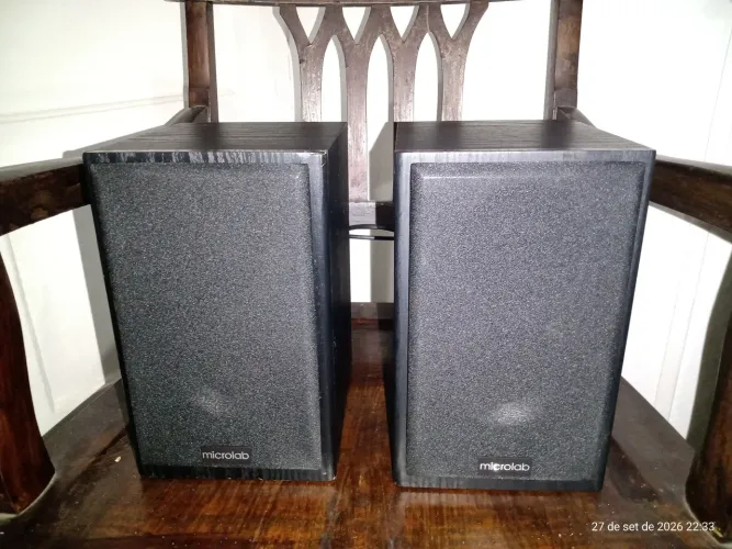 Par de Caxias microlab B72