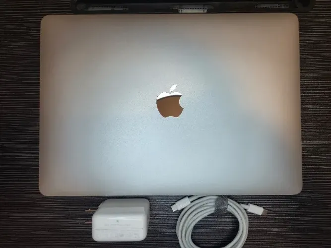 MacBook Air M1 8GB 256GB Prateado - 95 Ciclos + Nota Fiscal
