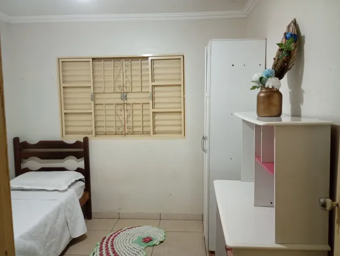 Akuga- se quarto no bairro Jk