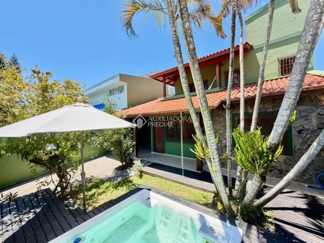 Casa mobiliada próximo a biera da praia.