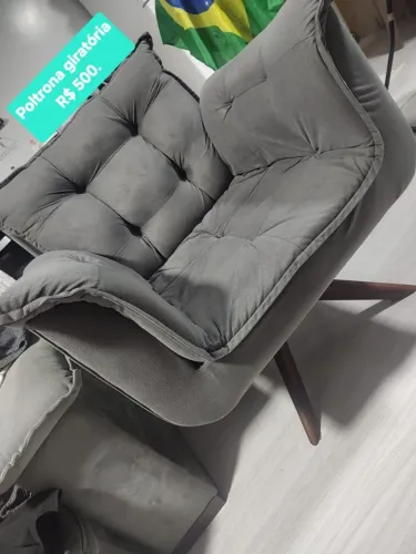 Vendo Poltrona Giratória