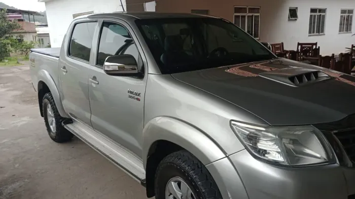 Toyota Hilux CD SRV D4-d 4X4 3.0 TDI Diesel AUT 2013