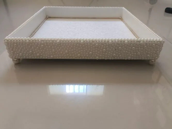 Bandeja quadrada de pérolas