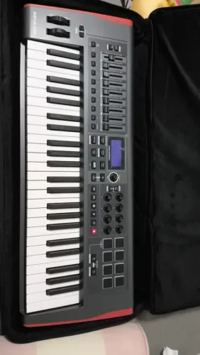 Controlador Impulse Novation 49 teclas