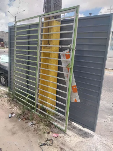 Portão 2 largura x 2,20 altura