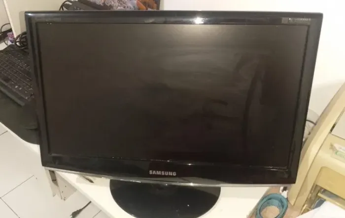 Monitor Samsung com avaria