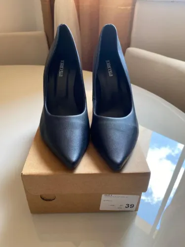 Scarpin Preto Bico Fino Tam 39