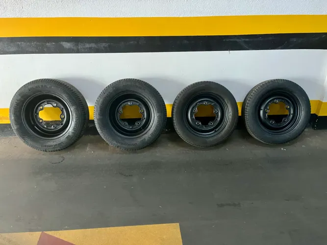 Pneus e rodas novas