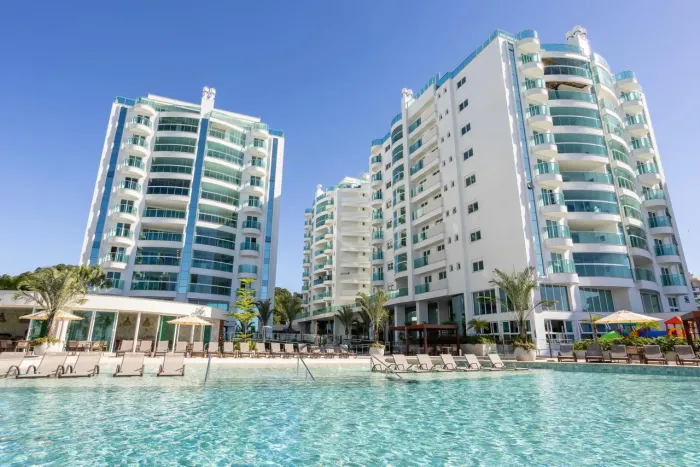Apartamento - 4 dormitórios - 4 Suítes - localizado em Itajaí / Praia Brava REF: DW649671