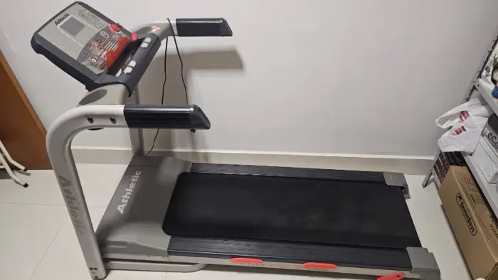 Esteira Ergométrica Athletic Advanced 550EE - Até 16 km/h | Dobrável | Ótimo estado