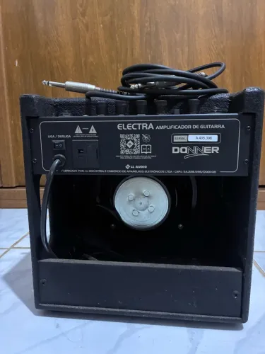 Amplificador de guitarra usado 2x