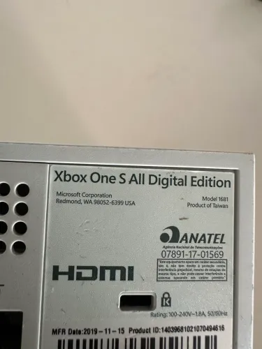 Xbox one S all edition COM DEFEITO