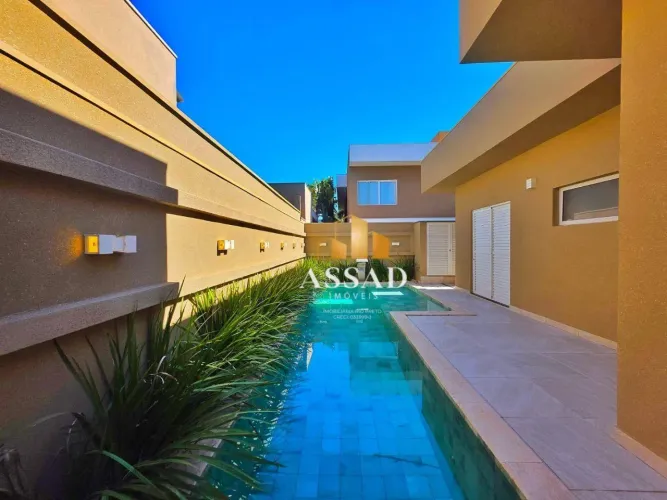 Casa de alto padrão no Condomínio Eco Village, de 280 m², para locação por R$ 12.000,00
