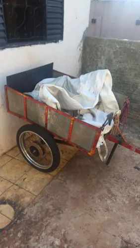 Vendo carrinho de reciclagem