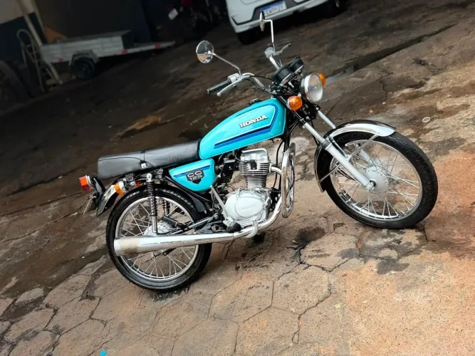 Vendo Honda Cg 125 ano 1982 toda original