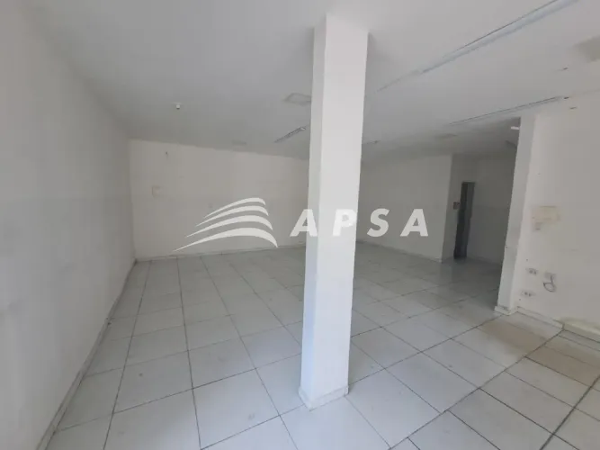 EXCELENTE ESTABELECIMENTO COMERCIAL TÉRREO, COM APROXIMADAMENTE 40 METROS QUADRADOS, LOJA 