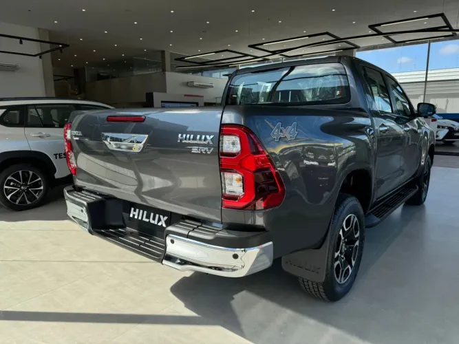 Toyota Hilux CD SRX Plus 4X4 2.8 TDI Die. Aut. 2026