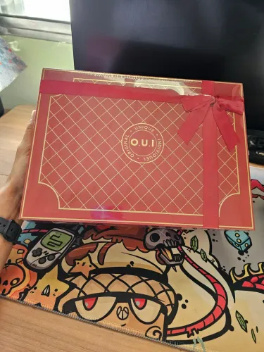 Kit de Perfume Oui iconique 001 75ml + Creme de barbear 100g + Showee gel 200g