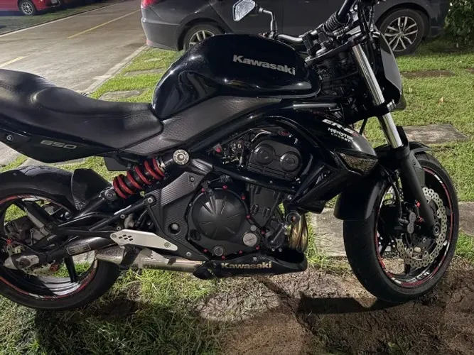 Kawasaki ER6N 650cc | muito nova! 