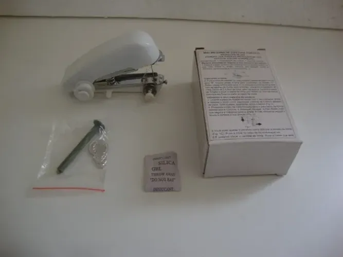 Mini Máquina de Costura Portátil.