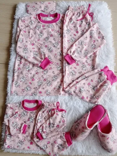 Pijamas de Todos os Tamanhos, Cores e com Pantufas
