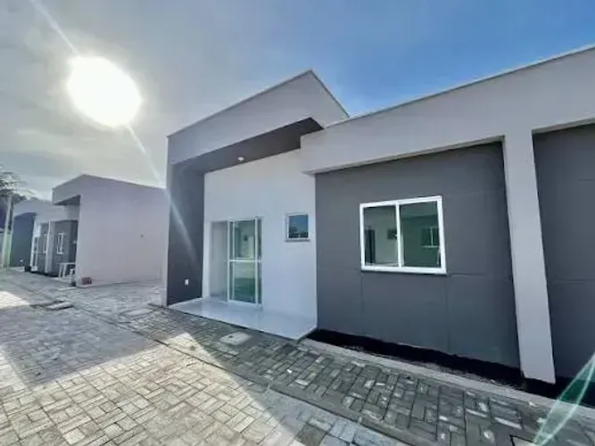 Casa condomínio fechado em Caucaia pronta p/ morar 2 qtos 2 wc 1 vaga 222.000 laudo Caixa