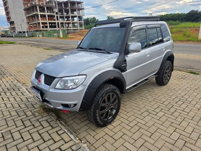 Mitsubishi Pajero TR4 2.0/ 2.0 Flex 16V 4X4 Mec. 2010