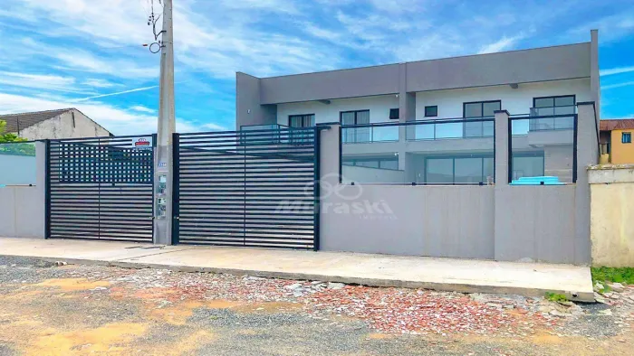 Sobrado a venda em Guaratuba