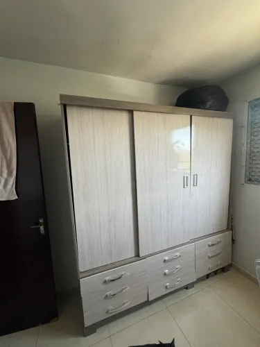 Guarda roupa casal usado