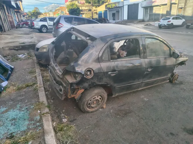VW Gol G5 "  sucata vendo peças"