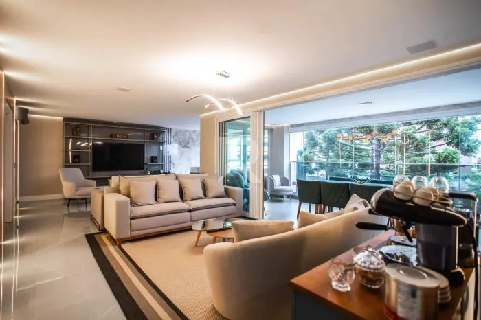 Apartamento Mobiliado em Cond. Clube com 4 suítes e 255m² p/ Locação - Ecoville - Curitiba