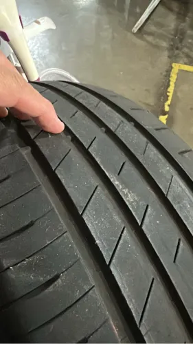 pneu Goodyear Territory aro 18 medida 215 / 55 aro 18 Só rodou 5mil km impecável novo