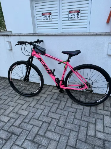 Bicicleta KSW Aro 29 Seminova c/ acessórios