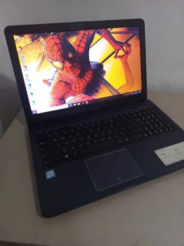 Notebook Asus vivobook core i3-6100U 4GB RAM DDR4 Telão 15.6 led top