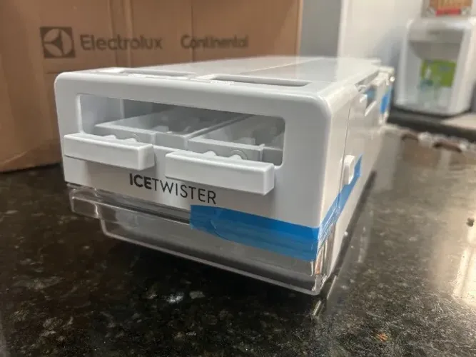 Ice Maker Electrolux