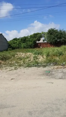 Imóvel para venda possui 174 metros quadrados em Granja Lisboa - Fortaleza - CE
