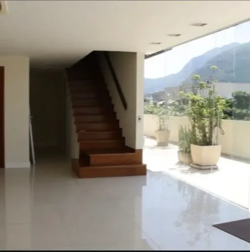 Duplex para venda tem 560 metros quadrados com 4 quartos em Barra da Tijuca - Rio de Janei