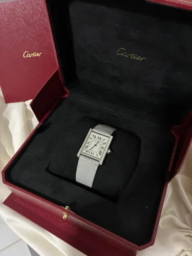 Cartier tank must Large solarbeat aço e couro